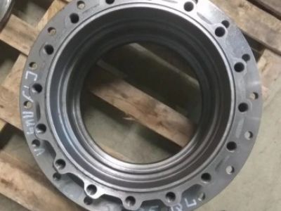 Корпус редуктора хода Caterpillar 325D